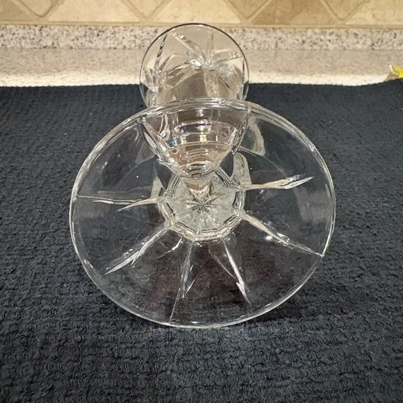 Bud Vase Crystal Starburst Design - Picture 4 of 5